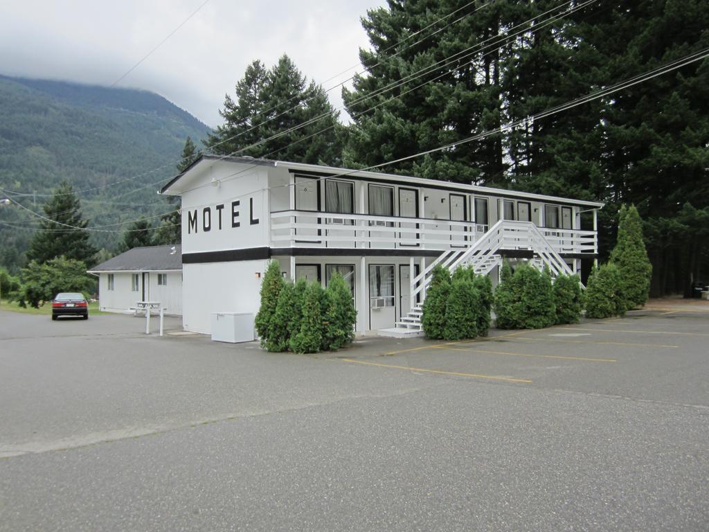 The Mighty Fraser Motel Boston Bar Esterno foto