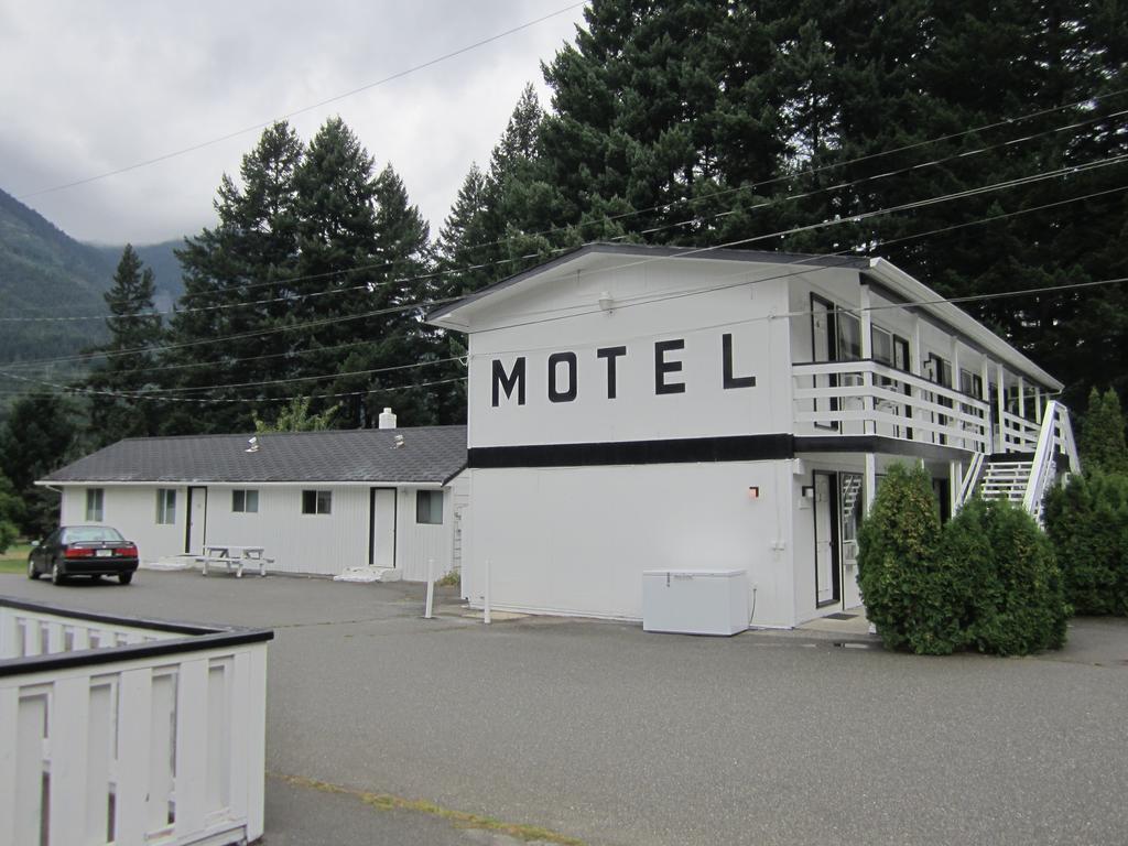 The Mighty Fraser Motel Boston Bar Esterno foto